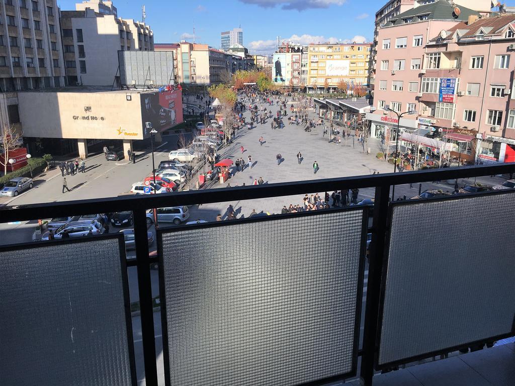 Center Apartment Приштина Экстерьер фото
