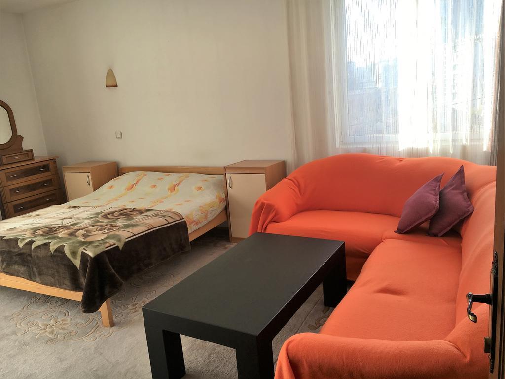 Center Apartment Приштина Экстерьер фото