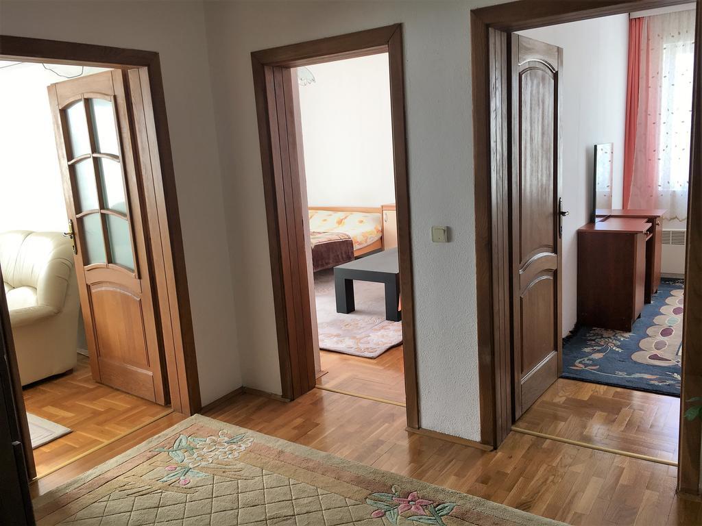 Center Apartment Приштина Экстерьер фото